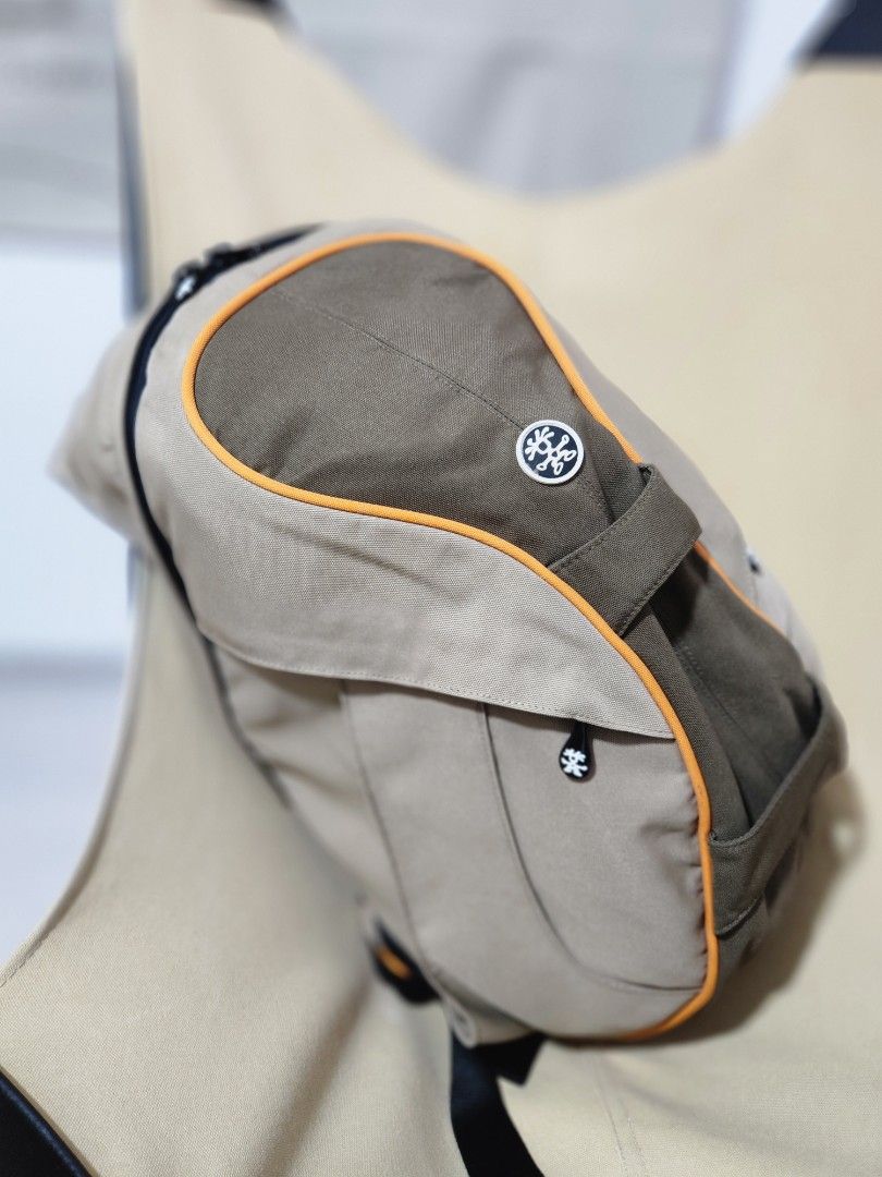 Crumpler backload backpack discount 17