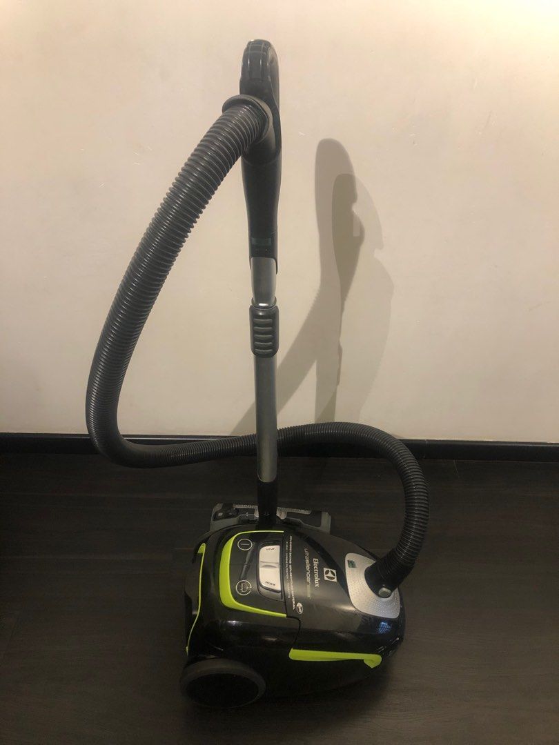 Electrolux ultrasilencer Vacuum Cleaner (not working), TV & Home