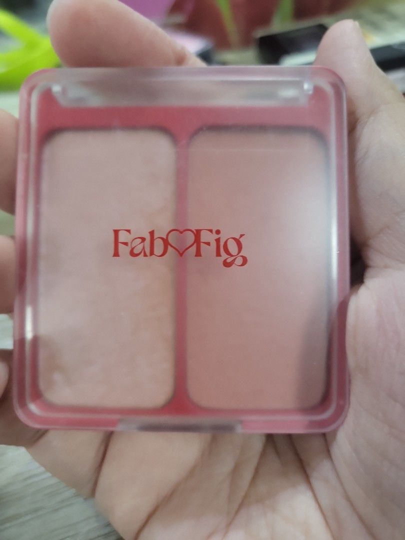 Fab fig blush (Category: Makeup) located in Singapore. Submitted by mixedmatch (Listing ID 1277508321, Image 1). Description: blush is soft and bristles mark it easily bought from japan in 2023 price of postage is TRACKABLE PARCEL.