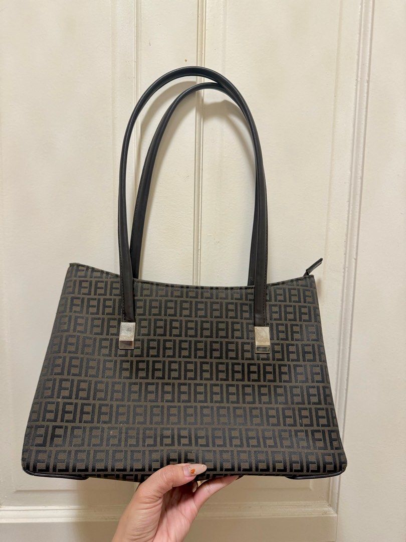 Fendi Tote Bag (Category: Luxury Bags & Wallets) located in Mandaluyong City. Submitted by wearthehype.ph (Listing ID 1277560938, Image 1). Description: NGA Flaw: Chipped yung zipper puller (see 5th photo).