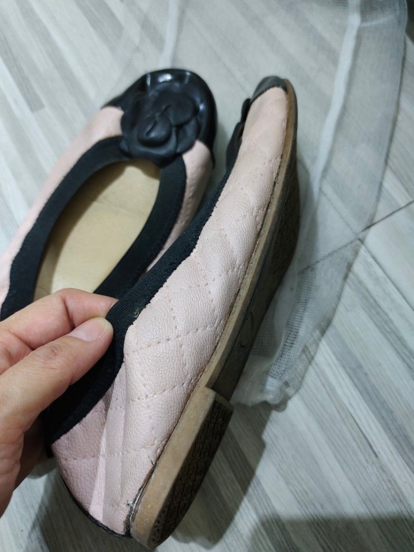 Footsie Toesie Doll Shoes (Category: Flats & Sandals) located in Manila. Submitted by nyhsr (Listing ID 1277444610, Image 3). Description: local made from bacolod size 7, beat fits size 36 one size smaller sila with sign of usage (see picture) need cleaning.