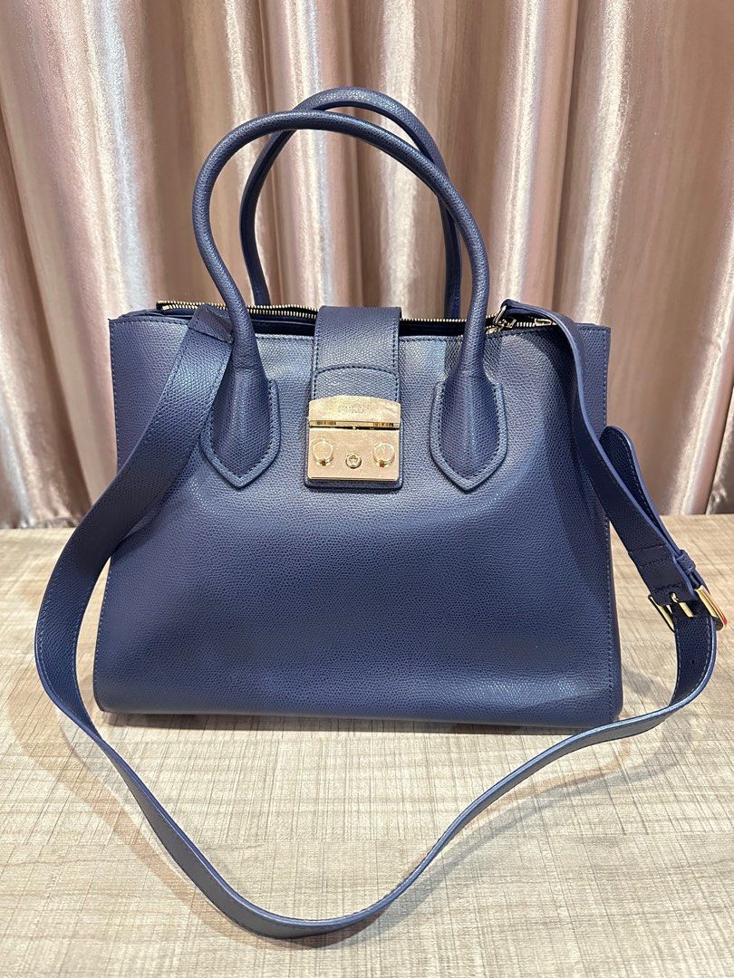 Furla handle outlet