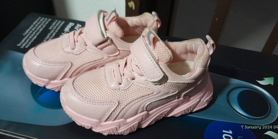 Girls pink tennis shoes outlet