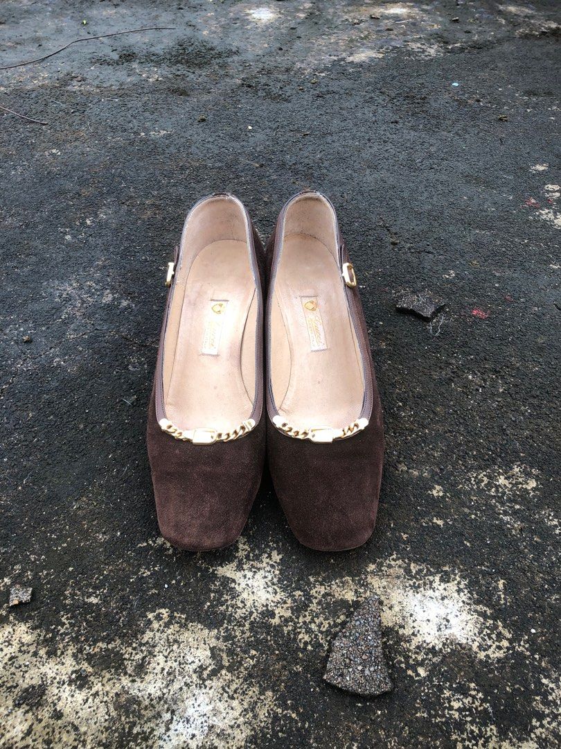 Gucci shop suede pumps