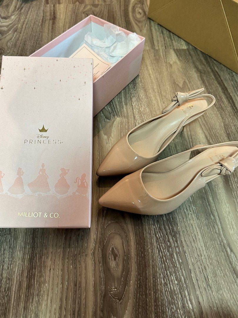 Heels with bow strap Disney Snow White edition, Women's Fashion