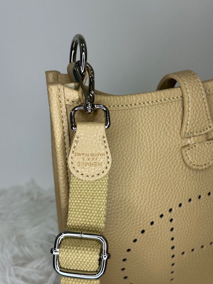Hermes Evelyne Sling Bag PLEASE NO LOWBALLING PRICE Women s
