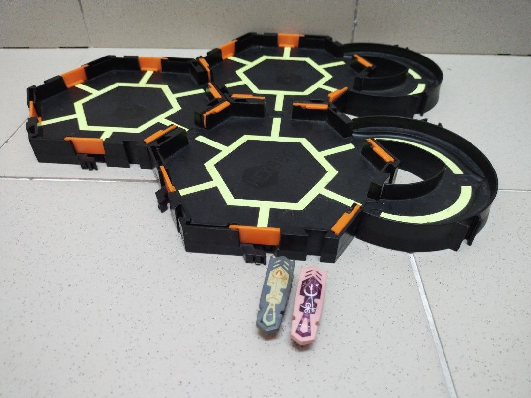 Hexbug nano habitat set 2025 glow in the dark