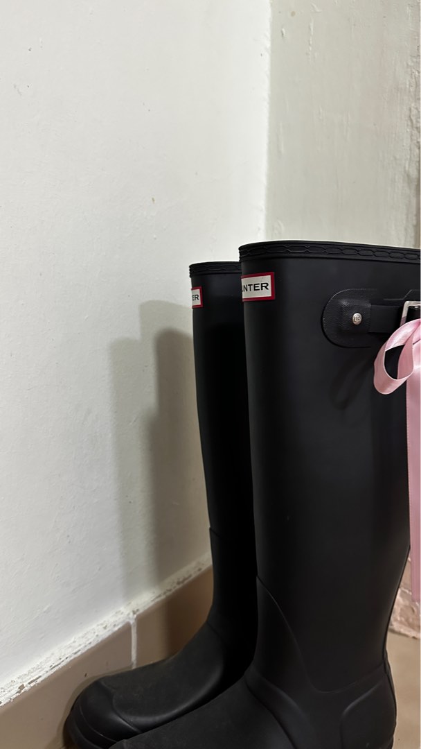 Matte black hotsell hunter rain boots