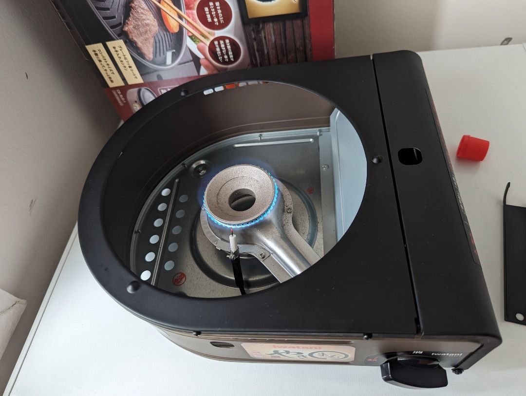 Iwatani Yakimaru Smokeless Grill Stove, TV & Home Appliances, Kitchen