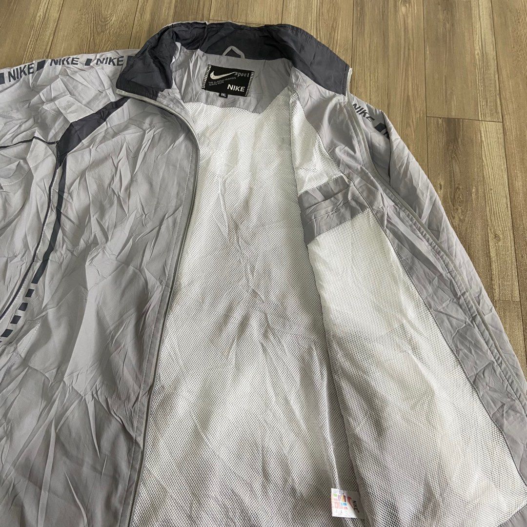 jaket windbreaker nike
