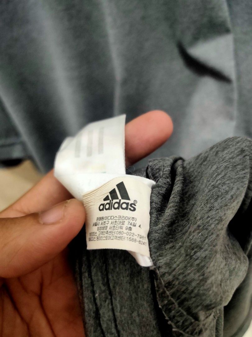 Kaos Adidas original Fesyen Pria Pakaian Atasan di Carousell