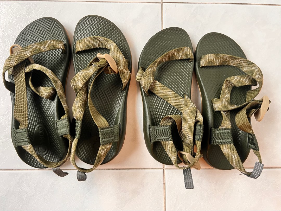 Chaco clearance metallic gold