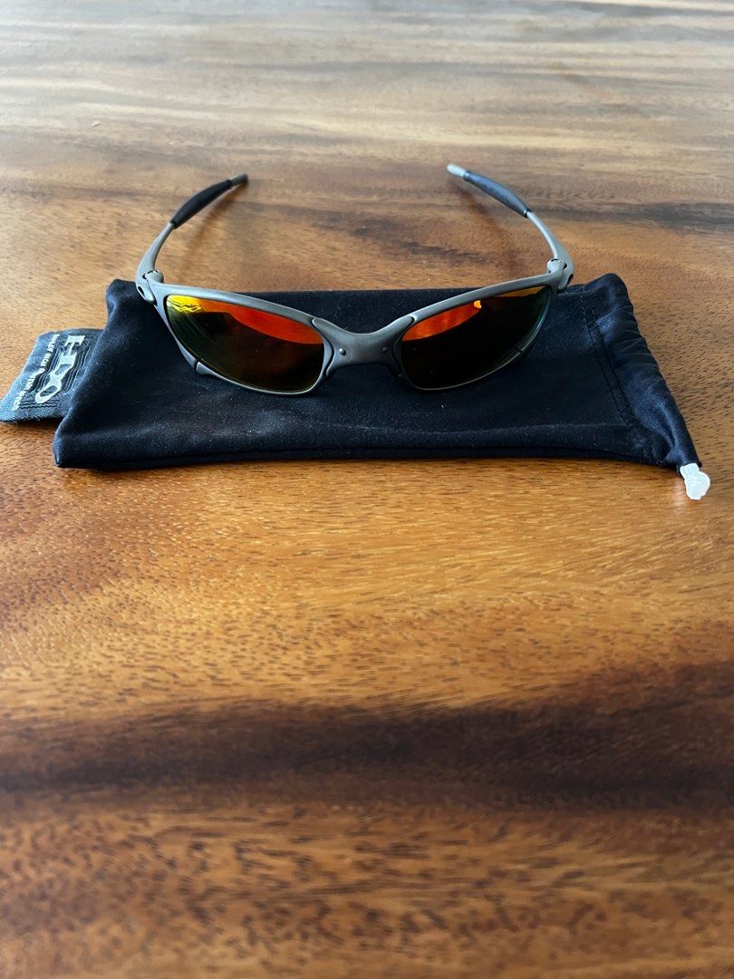 Limited edition Oakley Juliet Sun glasses Men s Fashion Watches