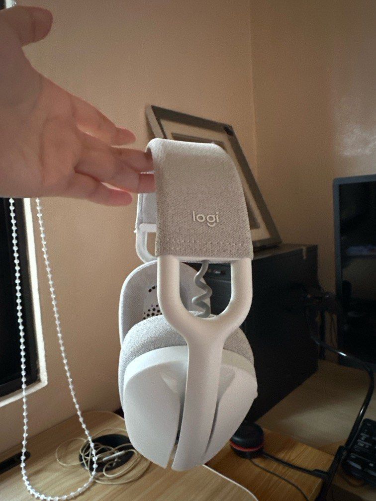 Logitech Zone Vibe 100 (Category: Headphones & Headsets) located in Davao. Submitted by adlawancinding (Listing ID 1277612645, Image 2). Description: - Zone Vibe 100 Wireless Headphones, bought in September, almost new, and I still have the box. - Used minimally 'cause I mostly stuck to my wired ones for work. - Super comfy and look slick—perfect for long music sessions or calls. - Wireless freedom without compromising sound. Easy to connect and 