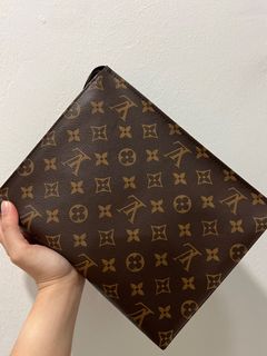 Louis vuitton toiletry pouch 19 selfridges sales
