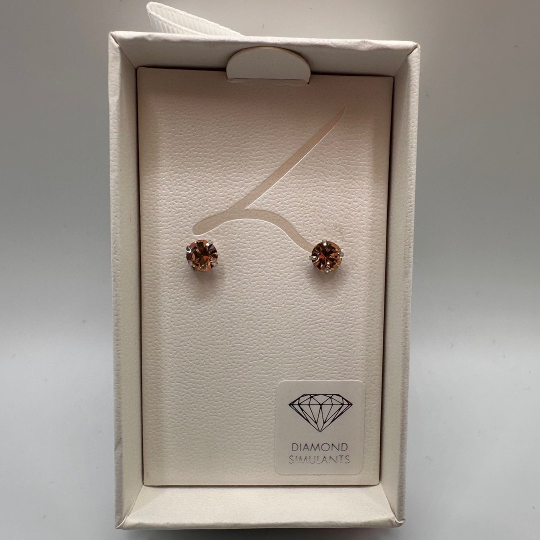 Lovisa hotsell diamond earrings