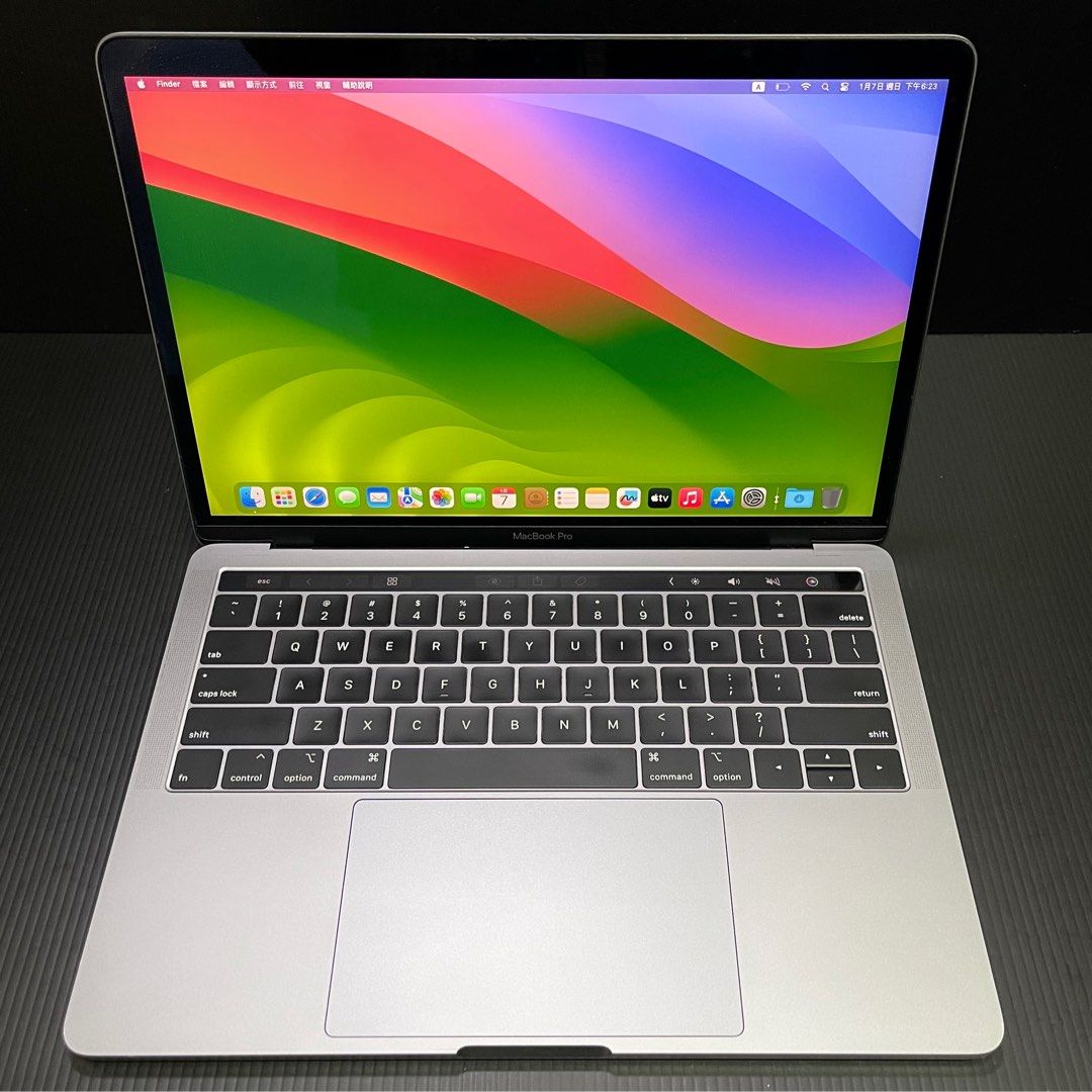 美品・充放電90回未満】MacbookPro2017 i5 touch bar Apple SSD256 美品・充放電90回未満】MacbookPro2017 i5 touch bar Apple SSD256