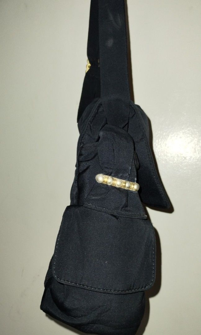 Marie Claire Shoulder/Sling Bag (Category: Shoulder Bags) located in Muntinlupa City. Submitted by deenays (Listing ID 1277370412, Image 2). Description: Medium size.