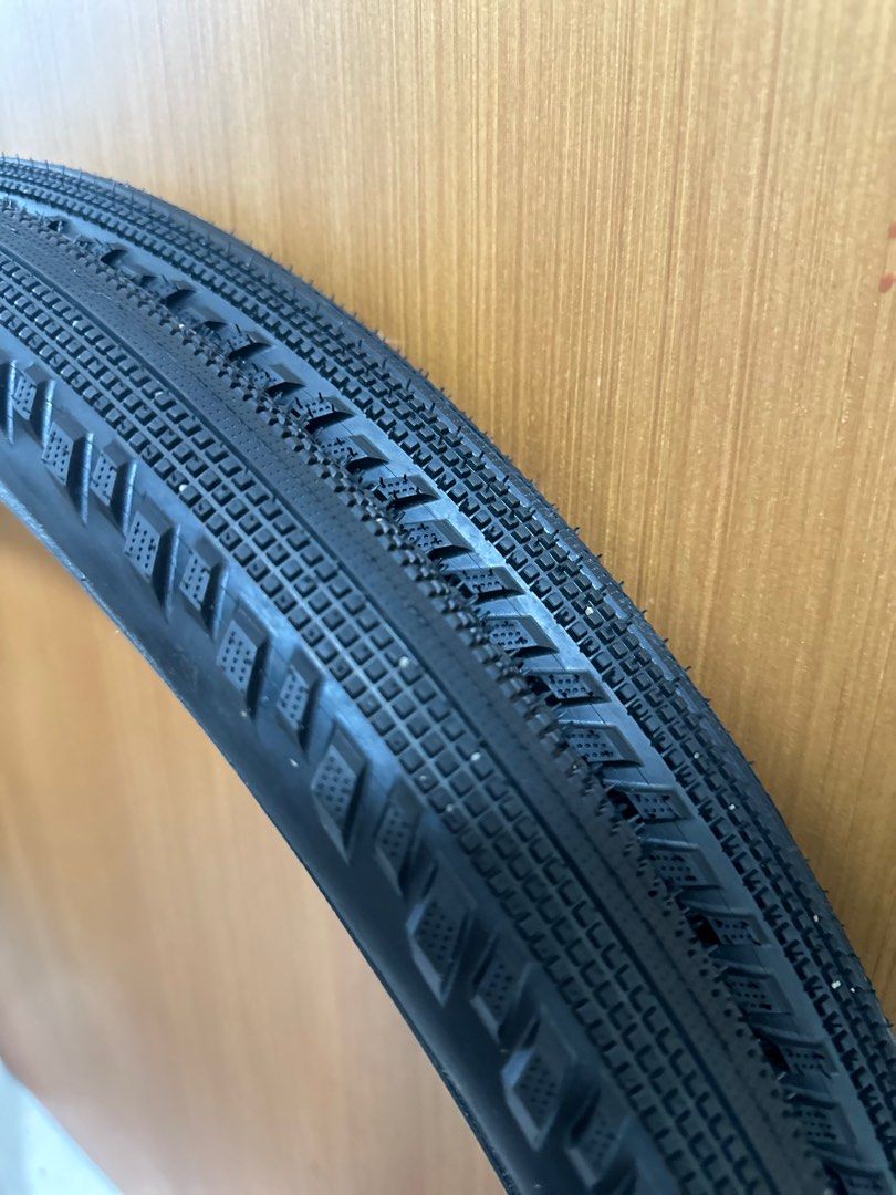 Schwalbe best sale hurricane 2.4