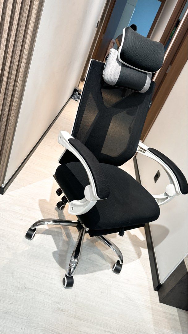 Hbada ergonomic office 2025 recliner chair with footrest
