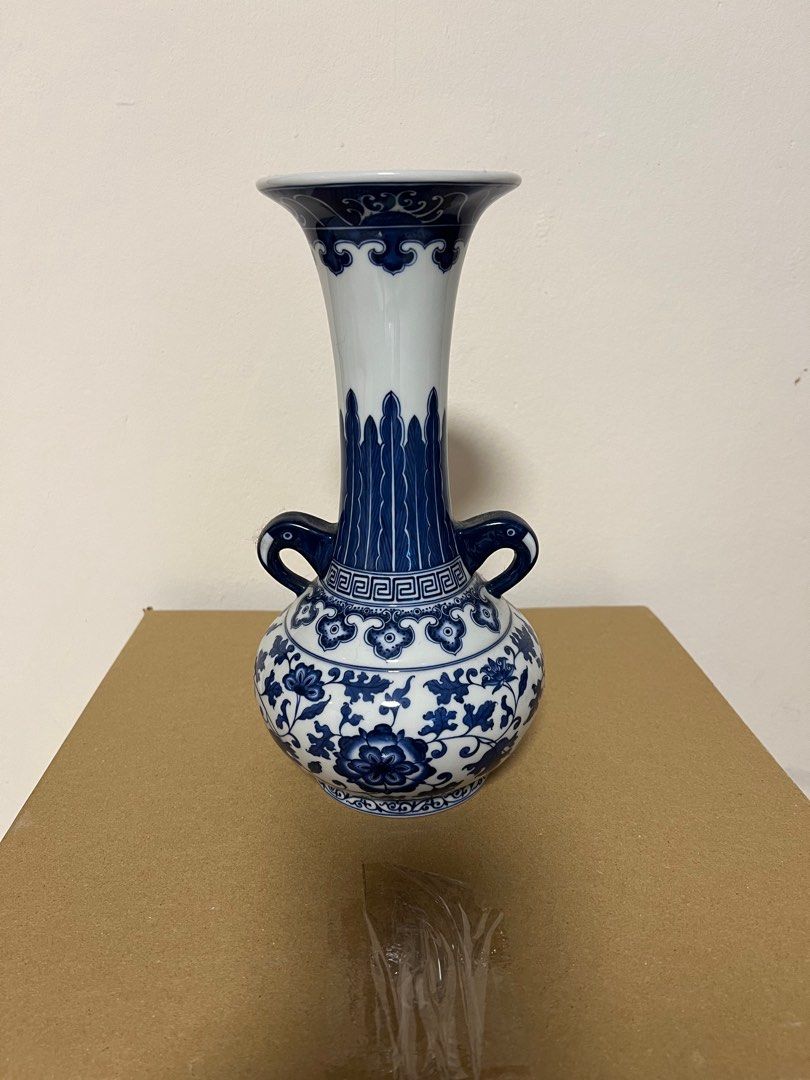 Ming village vase, Hobbies & Toys, Memorabilia & Collectibles, Vintage