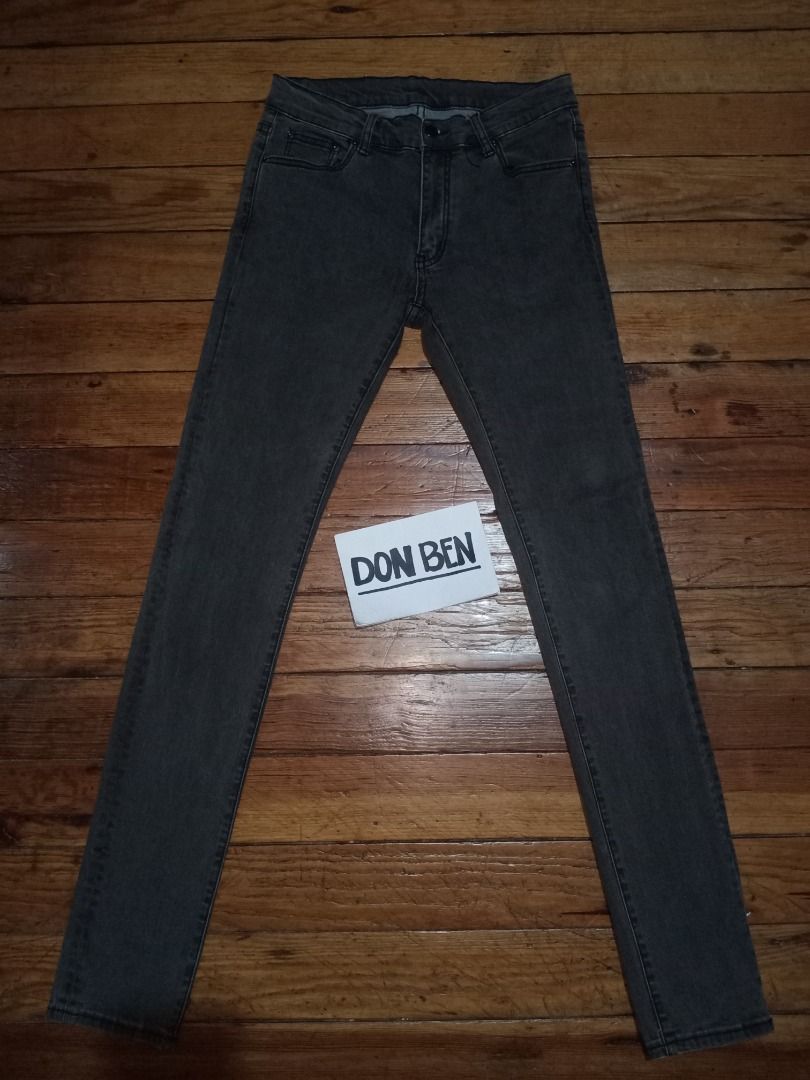 MNML Jeans (Category: Jeans) located in Baguio. Submitted by don_ben (Listing ID 1277444395, Image 2). Description: Mnml grey Stretchy material Size 30 on tag Waist 30 on tape Thigh 9½" Knee 7" Hem 5½" Actual length 43".