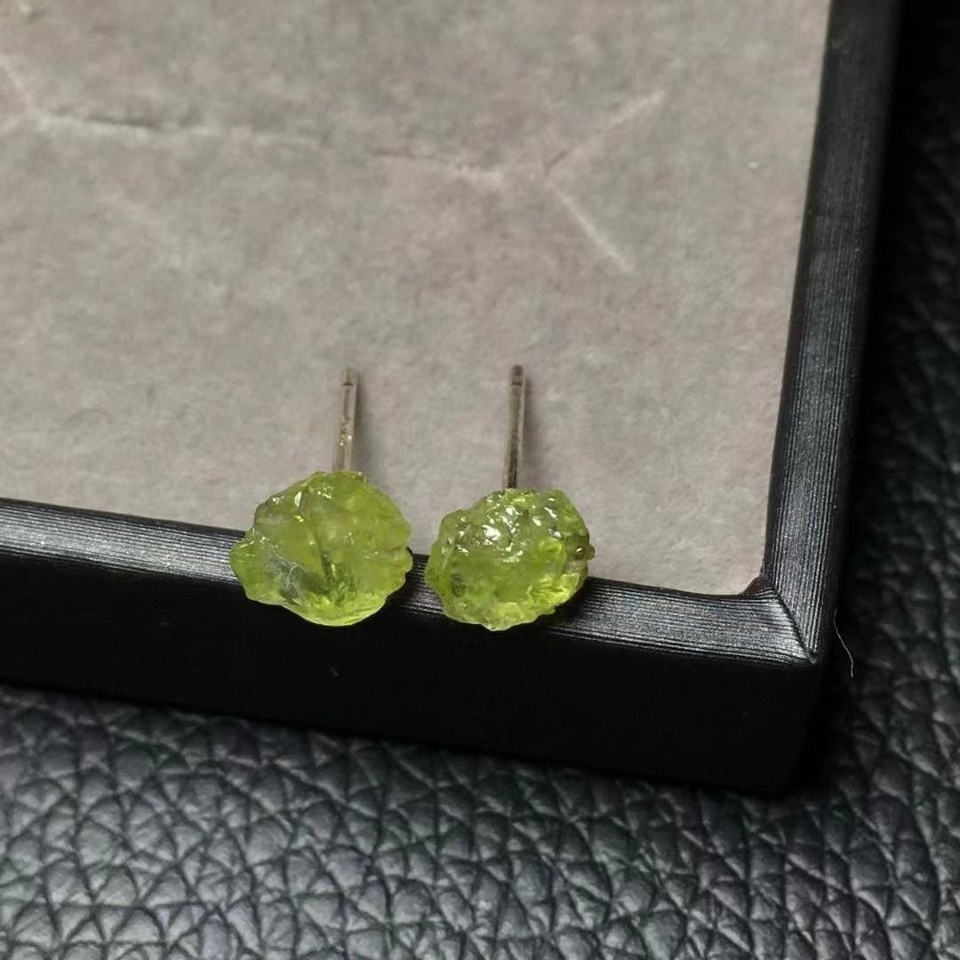Raw stone stud earrings top