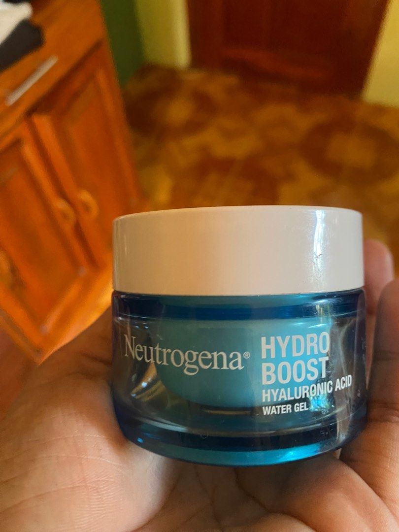 NEUTROGENA HYDRO BOOST WATER GEL (Category: Face Care) located in Tuguegarao City. Submitted by ezra1297 (Listing ID 1277489802, Image 1). Description: Halos puno pa. .