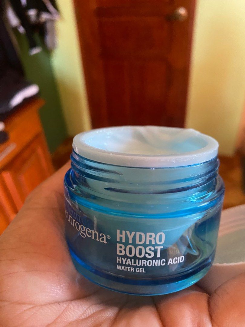 NEUTROGENA HYDRO BOOST WATER GEL (Category: Face Care) located in Tuguegarao City. Submitted by ezra1297 (Listing ID 1277489802, Image 3). Description: Halos puno pa. .