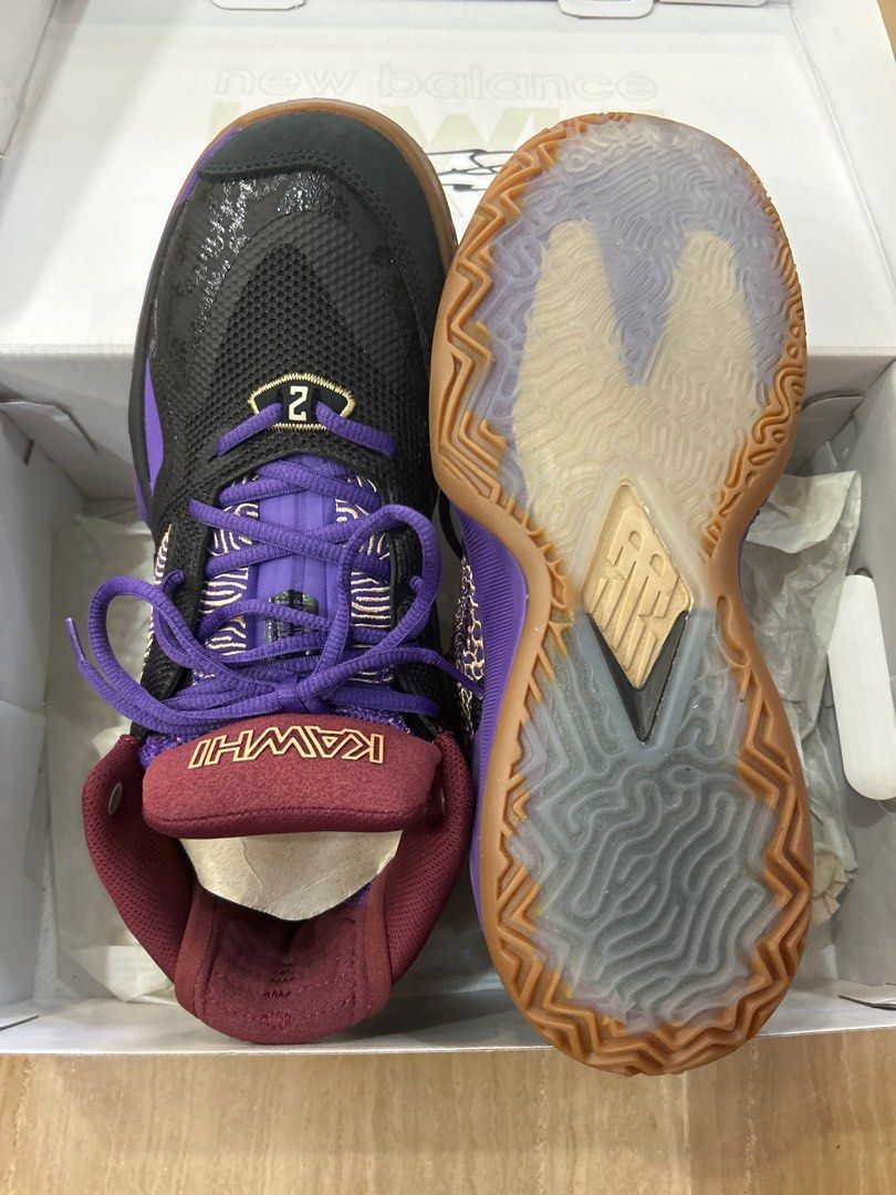 Kawhi signs new store balance