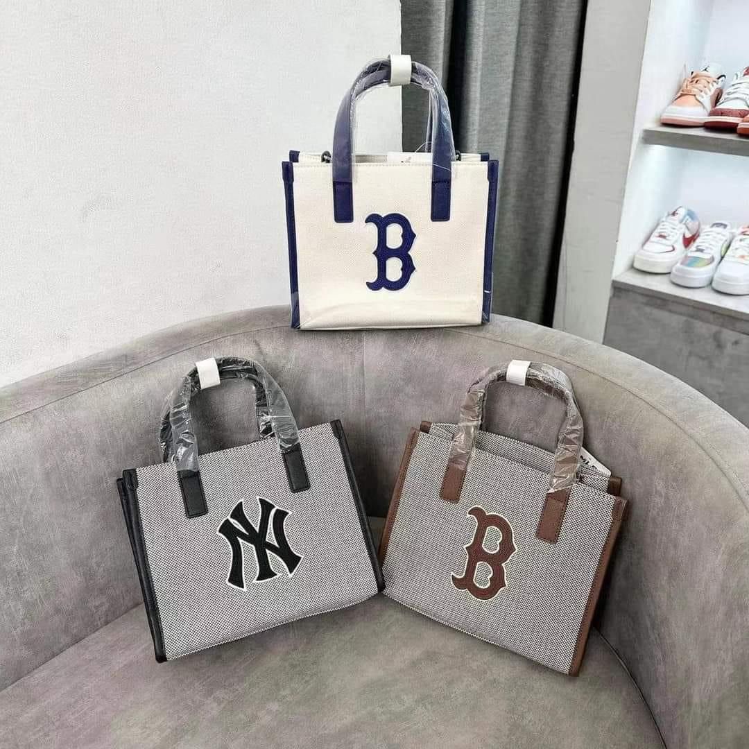 New York Yankees Bag, Women's Fashion, Bags & Wallets, Cross-body Bags ...