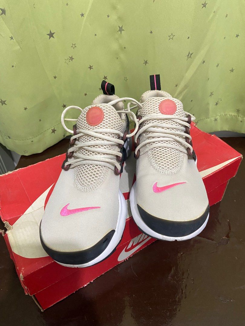 Air presto womens white and pink hotsell