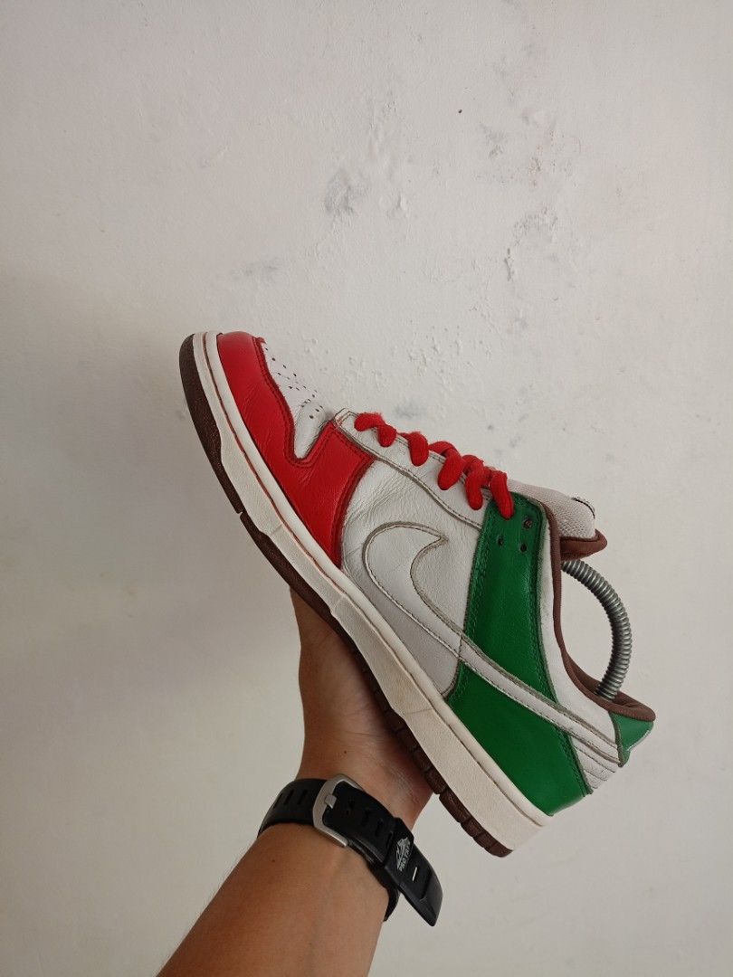 nike internationalist multicolor