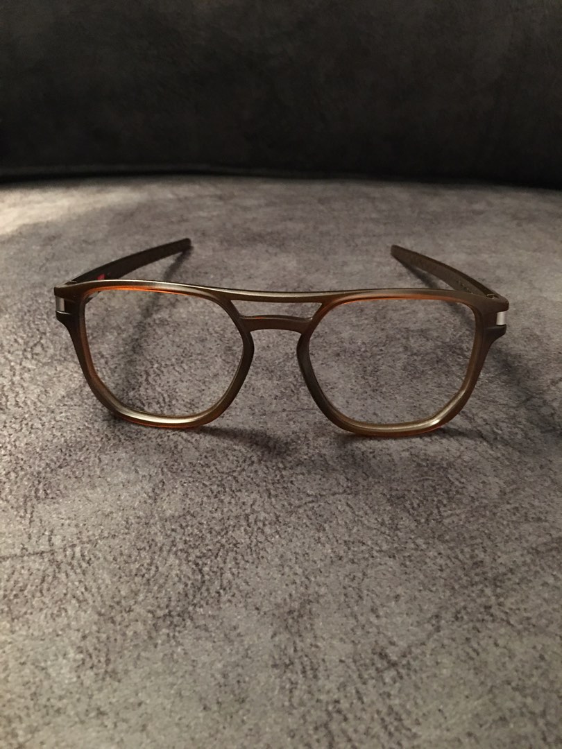 Oakley sale latch beta