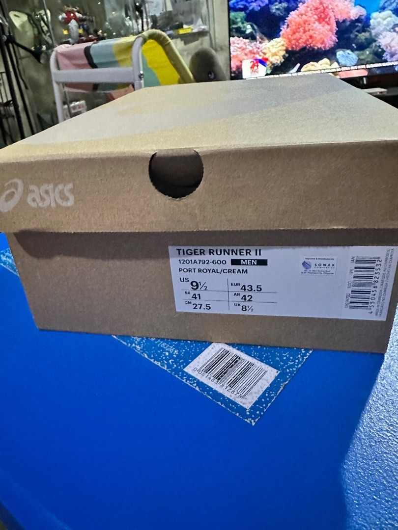 Asics shoe box store