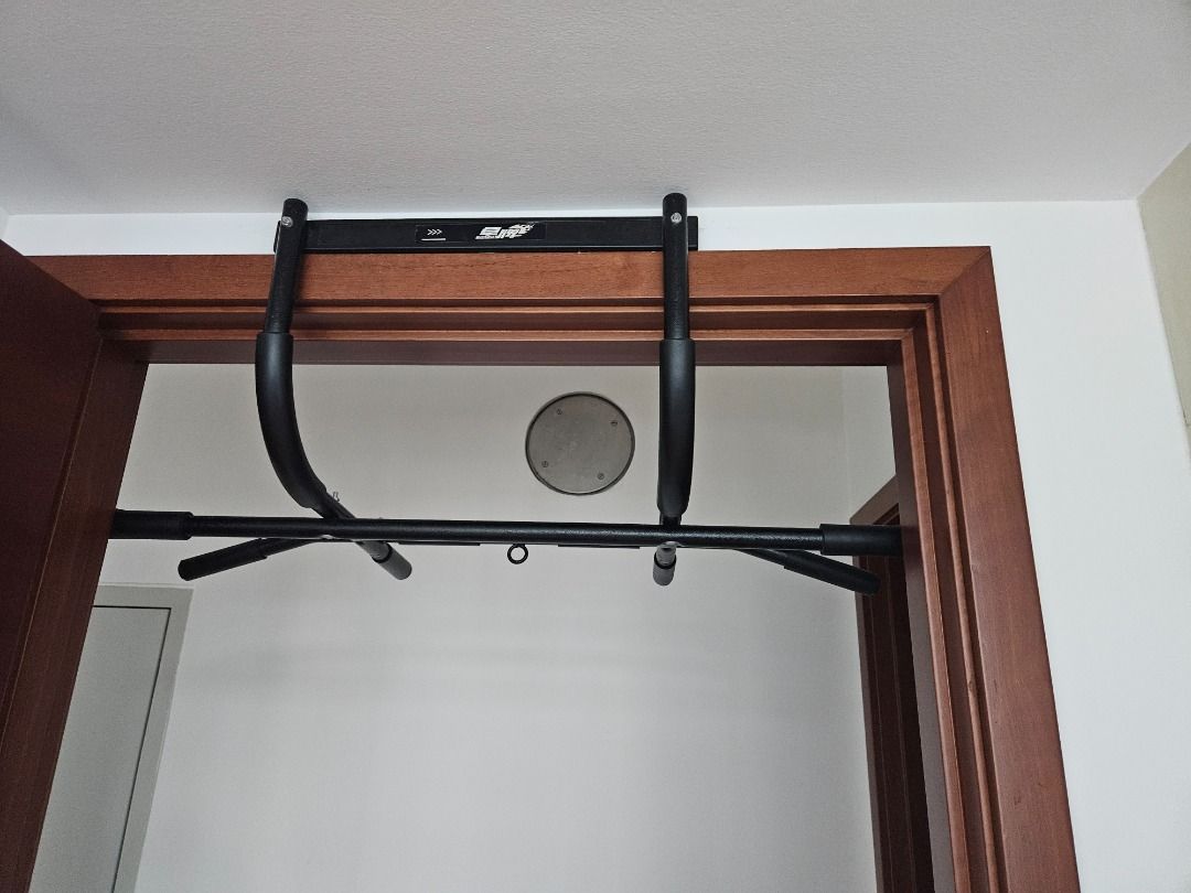 Over door chin up pull up bar