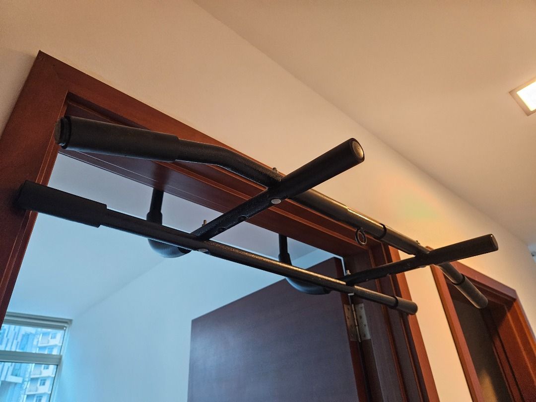 Above door hotsell chin up bar