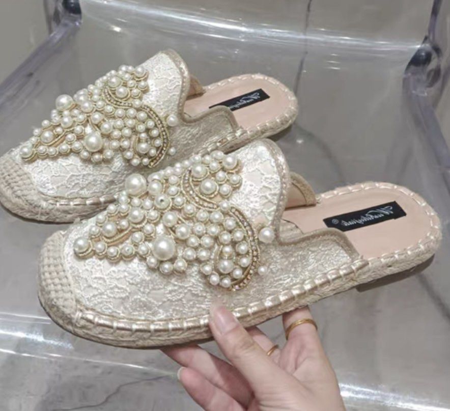 Pearl sandals