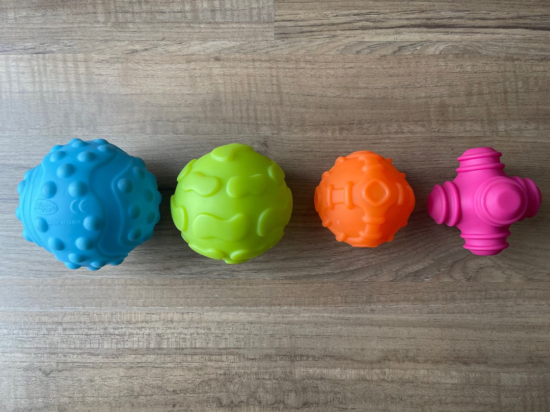 Playgro sensory sale balls