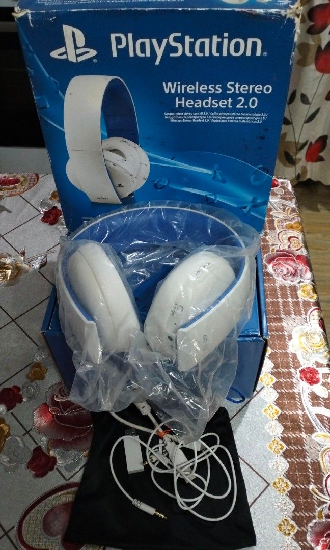 Playstation Wireless Stereo Headset 2.0 and Some ps4 games