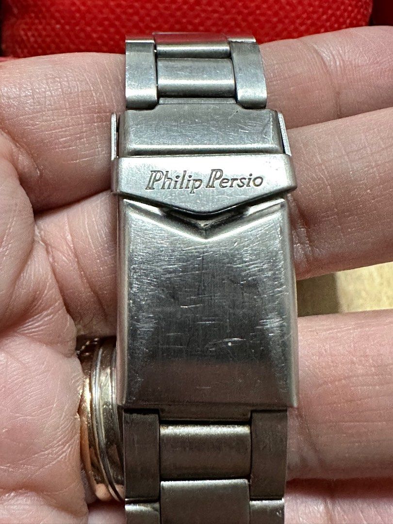 Preloved Philip Persio Pepsi divers style quartz (Category: Luxury Watches) located in Quezon City. Submitted by cutie_addict (Listing ID 1277531401, Image 3). Description: Preloved Philip Persio Pepsi divers style quartz Quartz movement Stainless steel Good looking watch designed to look like a divers watch, not water proof from what we can see Nice everyday styled watch ideal for leisure or work pls manage your expectations ☺️☺️ these are prelo
