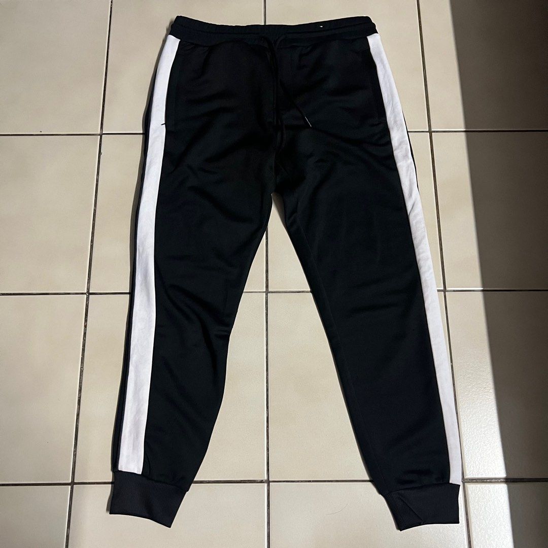 Pull and store bear grey joggers