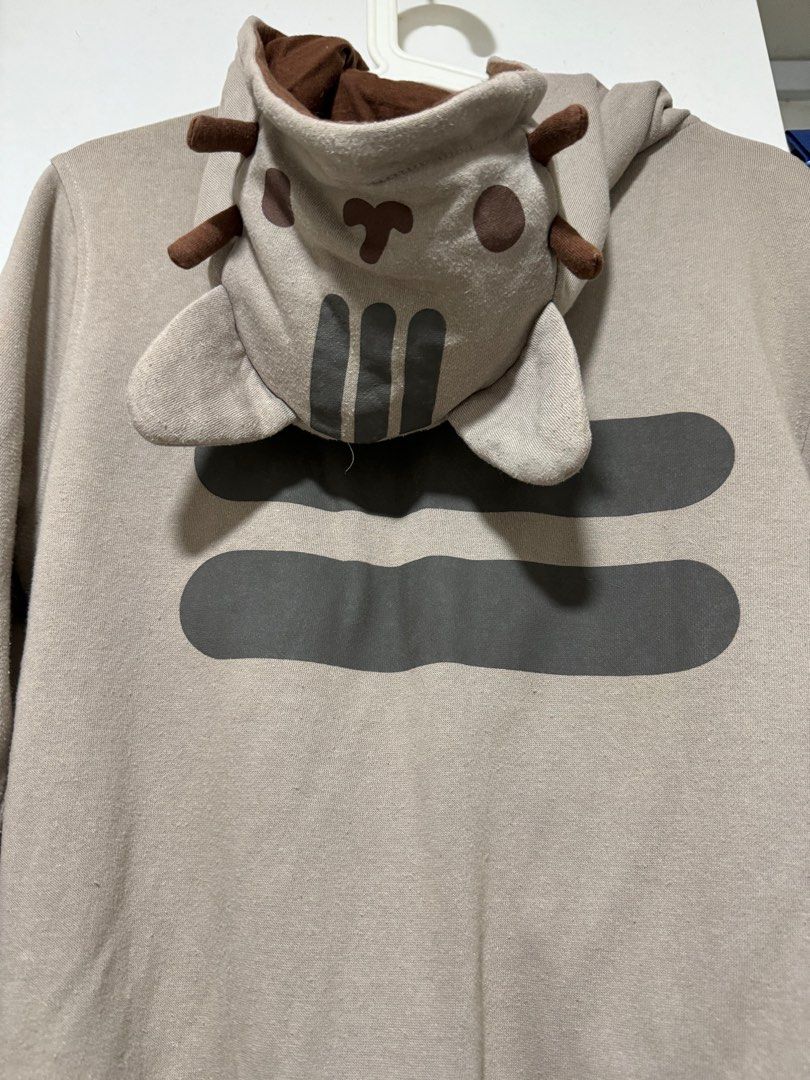 Pusheen hotsell hooded blanket