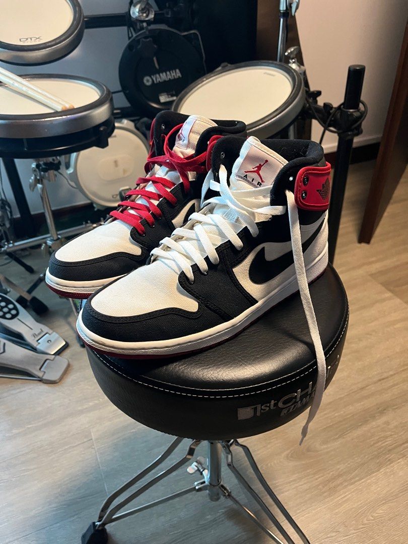 Jordan 1 retro hotsell ajko black toe