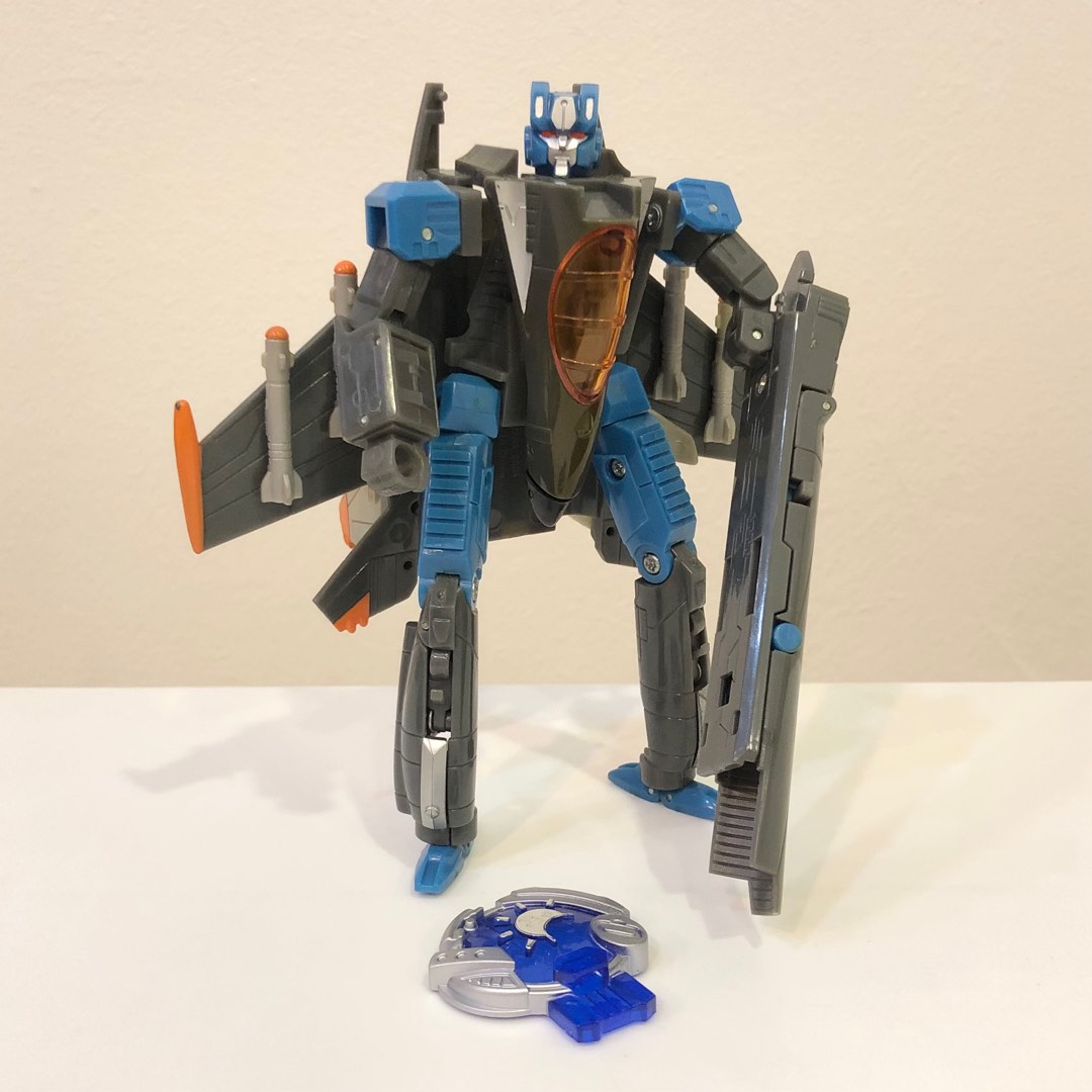 READY STOCK Thundercracker Deluxe Class Transformers Cybertron