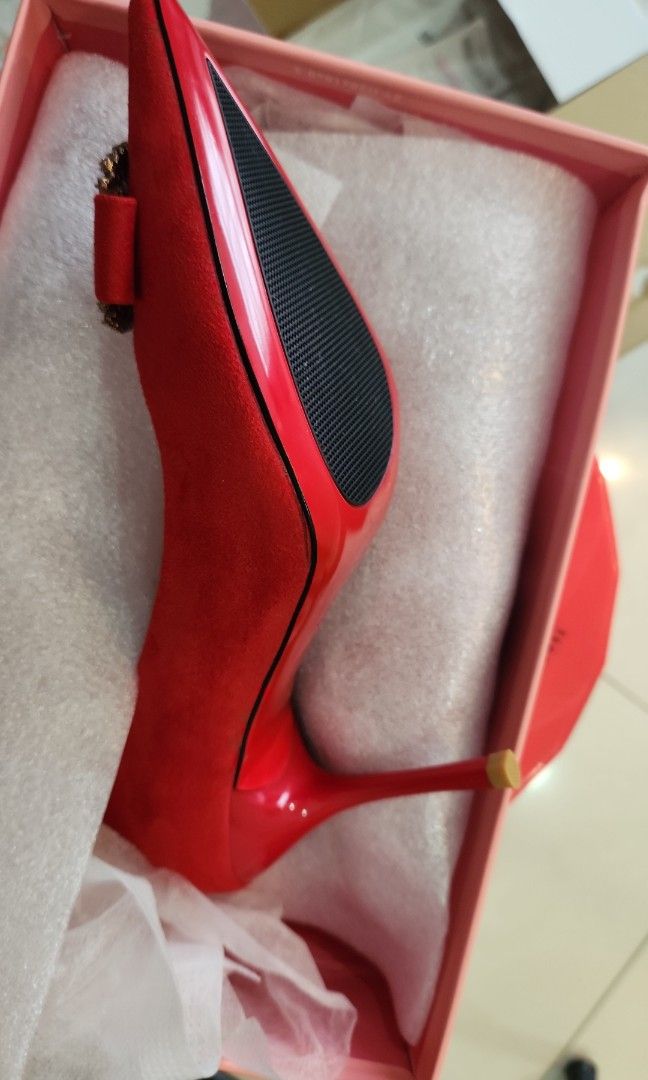 Red hill clearance shoes