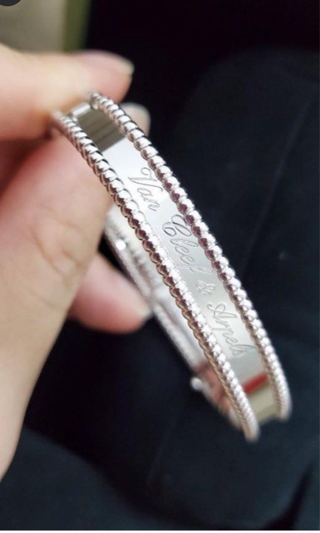 Bracelet signature van shop cleef