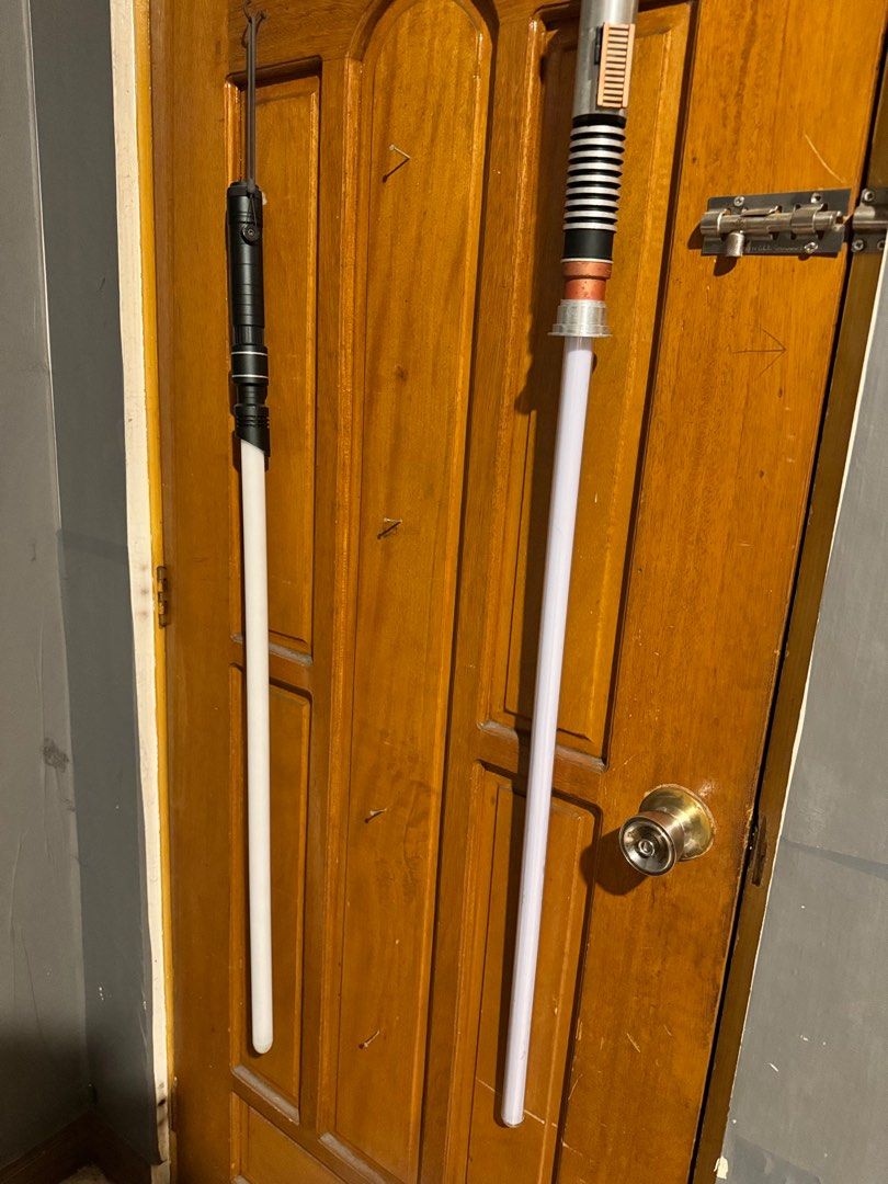 Sabertrio lightsaber (Category: Action & Battle Toys) located in Del Monte. Submitted by arnelangeles (Listing ID 1277531455, Image 1). Description: Sabertrio skylar set 3 bulbs red green and blue but the blue lights sometimes it works sometimes not Retiro QC area .