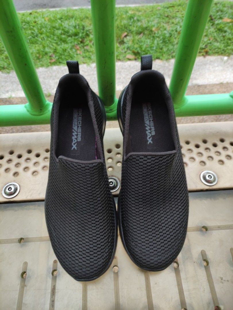 Goga max hotsell skechers shoes