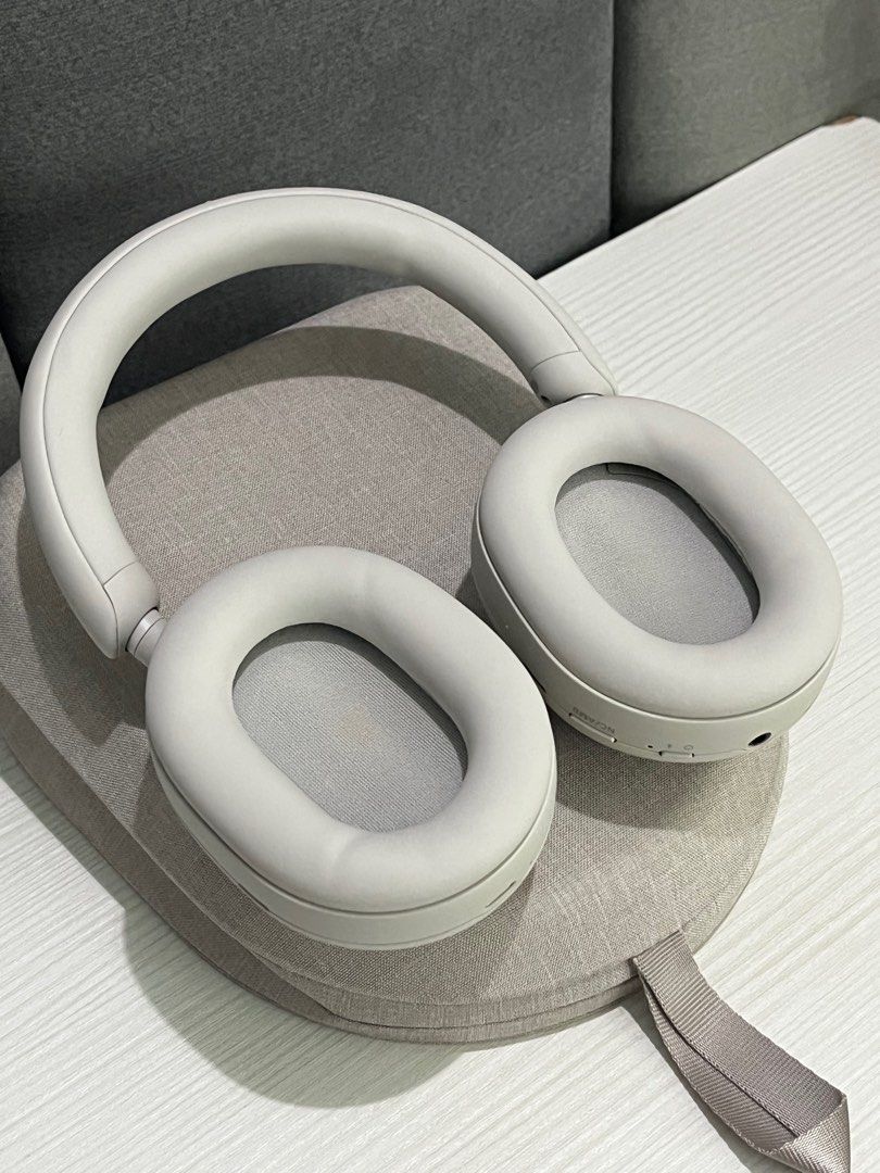 sony xm5, Audio, Headphones & Headsets on Carousell